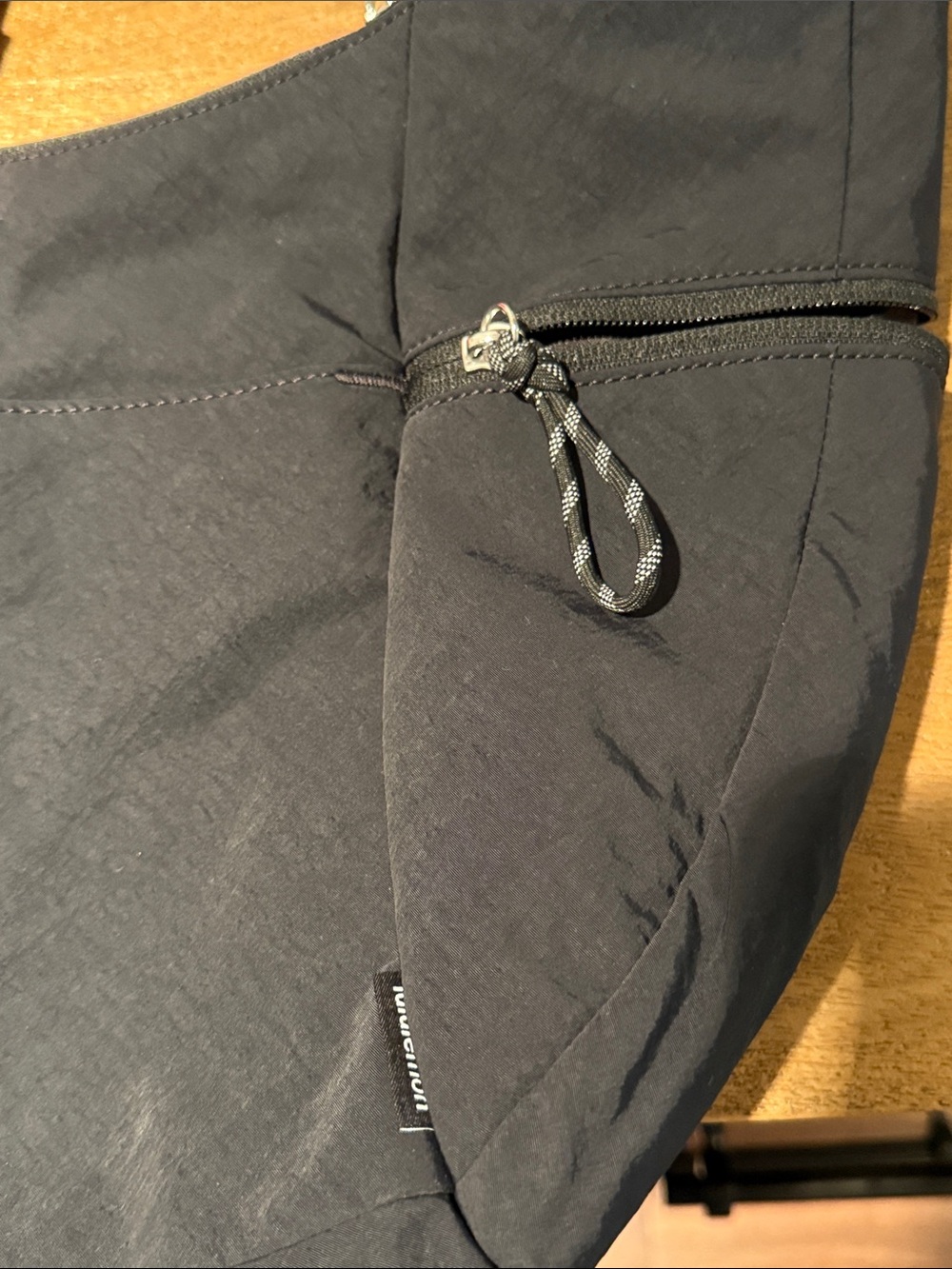 Lululemon Large Slouchy Sling Bag 13L - Picture 3 of 16